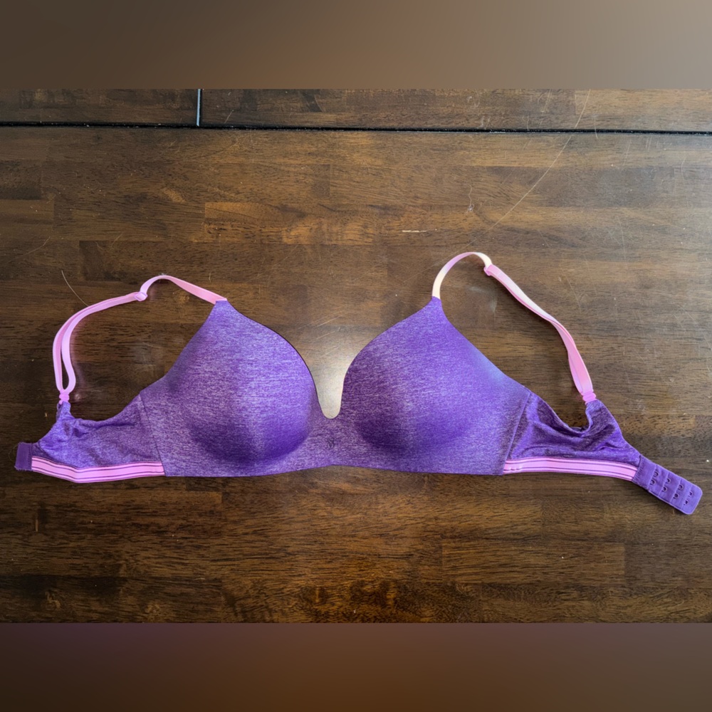Victoria’s Secret t-shirt bra